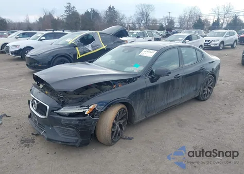 2019 Volvo S60 T5 Momentum from USA, damaged, VIN 7JR102FK0KG013688
